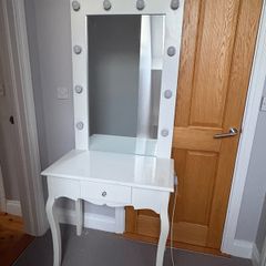 Hollywood Dressing Table