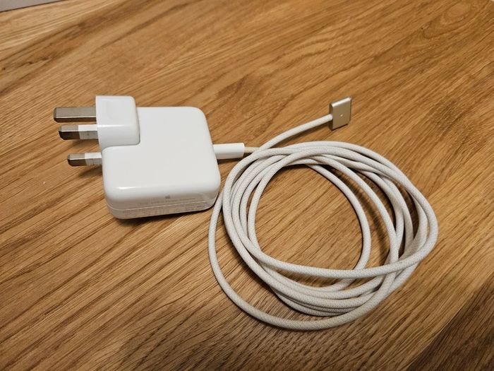 MacBook Air M2 2022, Starlight, 8GB/512GB, 99% Battery