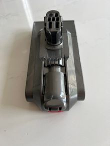 Dyson V12 Battery / Defective (For Parts/Repair)