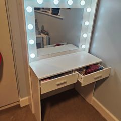Girl's dressing table