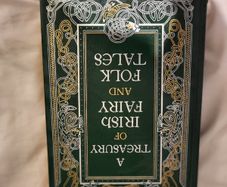 A treasury of Irish fairy and folk tales  (hardback)
