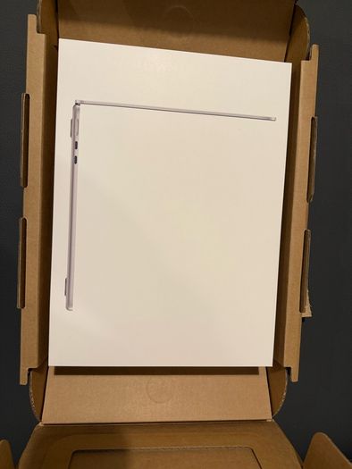 Macbook Air 13-inch 16/256gb (m4 2025) IRISH STOCK Brand New Sealed 1 Year Apple Warranty Midnight /starlight/Sky Blue/Silver Colour Receipt