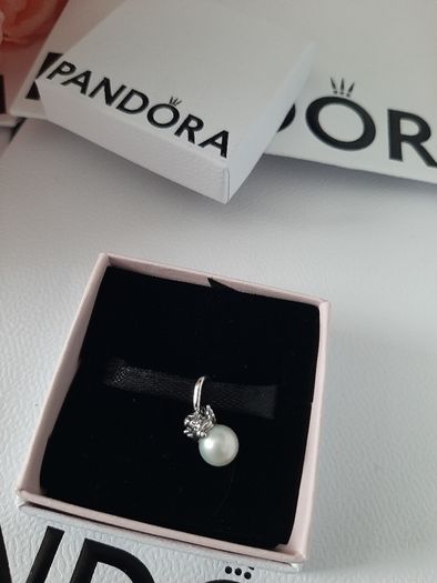 new genuine pandora sleeping angel and pearl charm