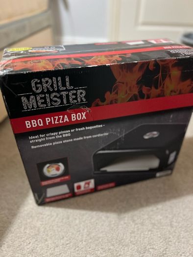 Grill Meister BBQ Pizza Box with pizza stone- brand new,