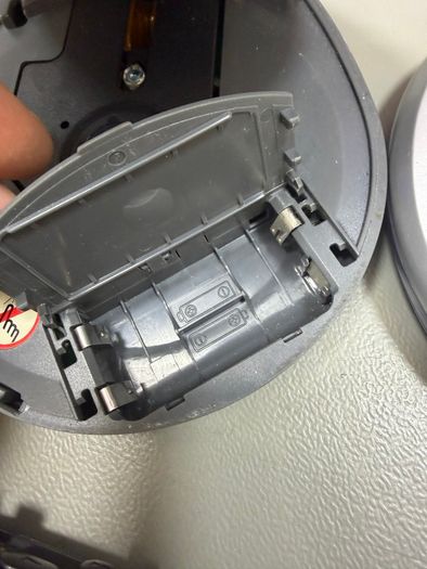 2 x walkman  and 2 x Discman