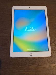 Apple ipad 6th Gen 32gb rose gold
