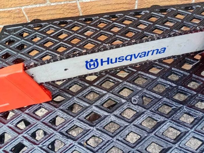 chainsaw
