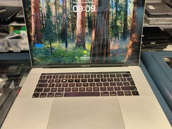 Apple MacBook Pro 15" 2018 A1990 , Intel i7, 32GB RAM, 500GB, macOS Sequoia, Battery Cycle: 658