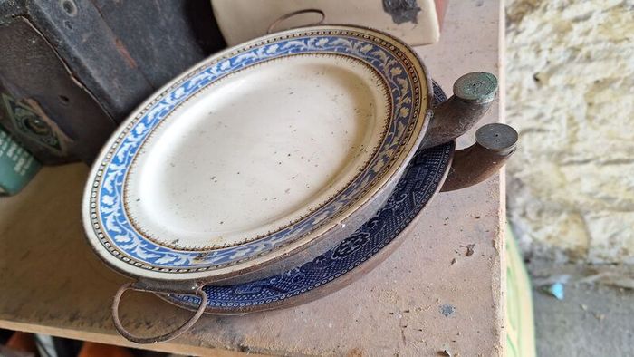 Vintage decorative plates