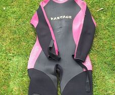 wetsuit 10 - 11 yrs