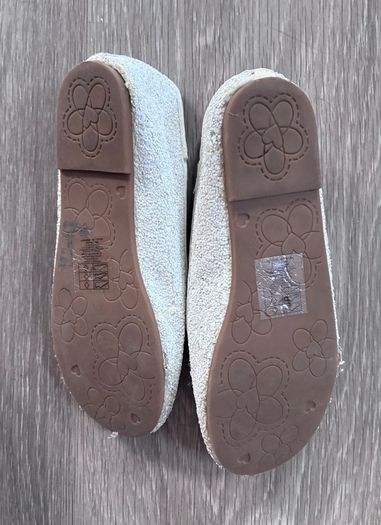 Kids Pumps size 32 - or free with any purchase