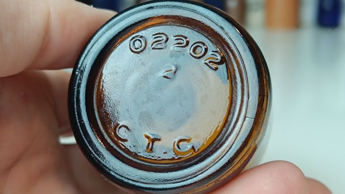 485 - Set of 5 Vintage Brown Amber Glass Screw Top Collectible Decorative Bottles