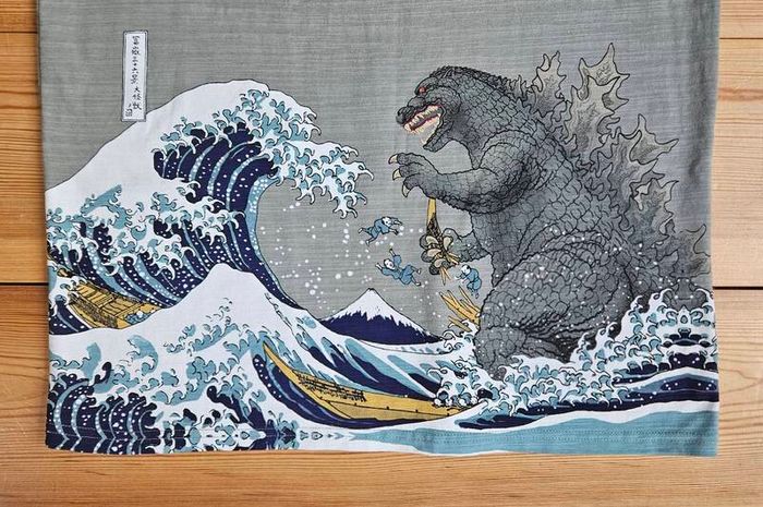 Godzilla themed T Shirt size XXL - Godzilla Merchandise