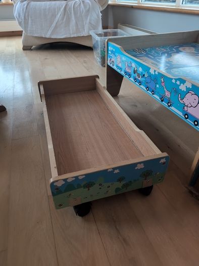 Kids play table