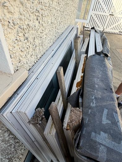 9 x Double Glazed windows
