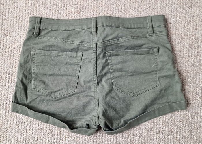Green Shorts H&M Women Size 10