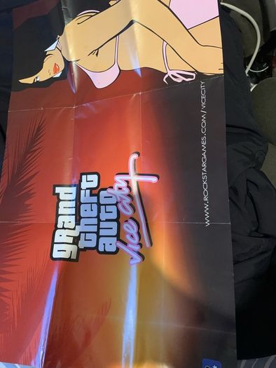 Grand Theft Auto: Vice City PS2 game w poster