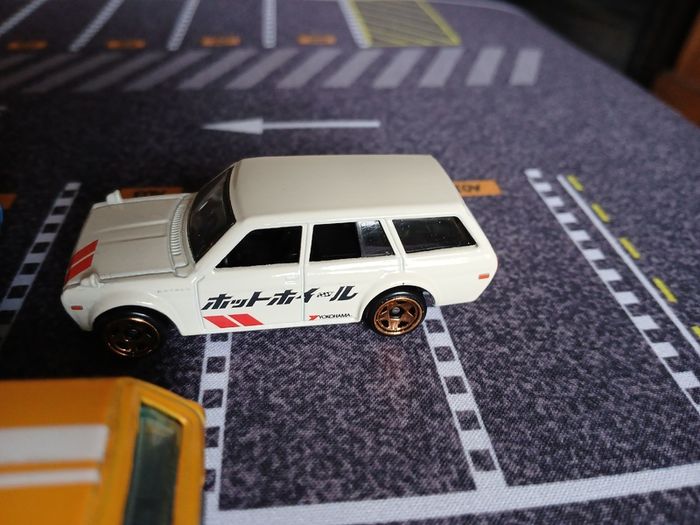 1/64 Hot Wheels Datsun 510 Wagon Lot x 7, Mystery Models, 5 Pack Loose Vgc