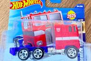 hot wheels OPTIMUS PRIME Transformers 2025