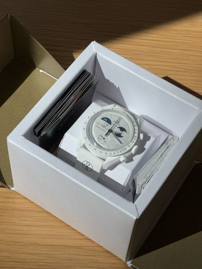 BRAND NEW Swatch x Omega Earthphase Moonshine "Cold Moon" (Full Set + Receipt)