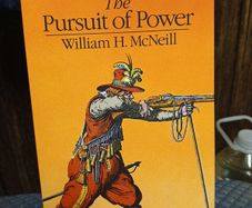 The Pursuit of Power - William H. McNeill