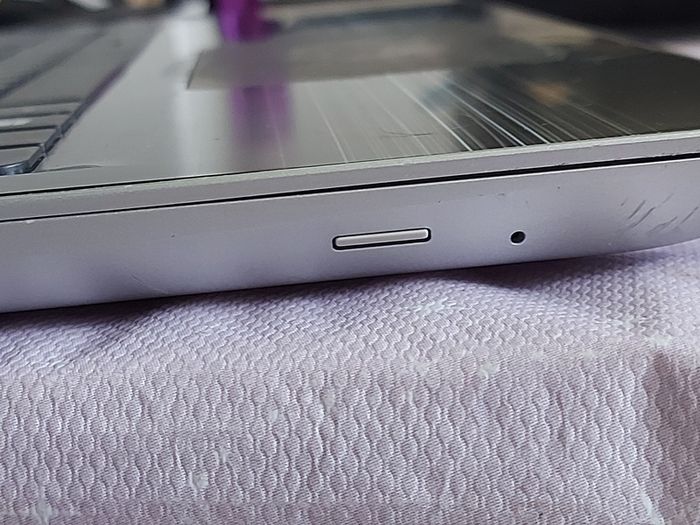 HP Pavilion 15.6 inch Laptop, Model, 15-aw012na, AMD A9-9410 Radeon R5 Graphics, 5 Compute cores 2C + 3G 2.9GHz, 8GB Ram, 1 Terrabyte HDD, Windows 10, Microsoft Edge, Chrome, and VLC