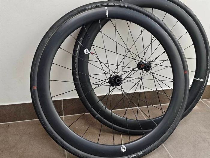 Elite carbon wheelset  DT Swiss 240 hub Schwalbe One