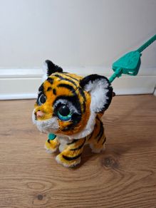 furReal Walkalots Big Wags Animatronic Plush Tiger Toy