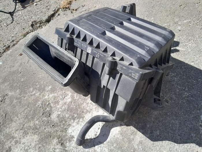 air filter box (5Q0129607S) will fit various volkswagen,audi,skoda,seat etc.