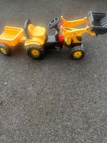 JCB tractor and trailer