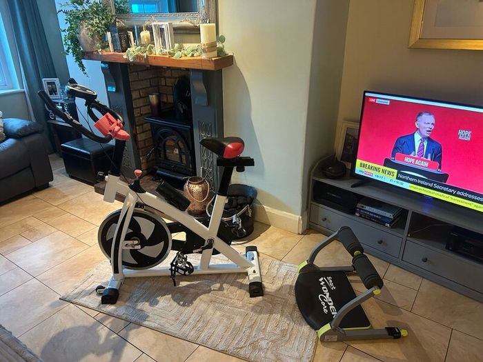 Exercise bike and abs trainer