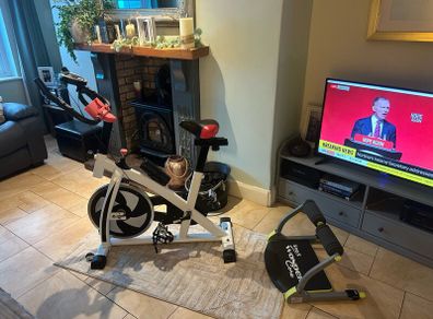 Exercise bike and abs trainer
