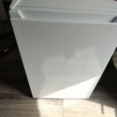 Under counter fridges for sale. Great condition.75e each