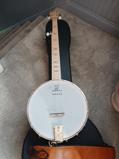 Immaculate condition Deering goodtime with Pick up  A/E 5 STRING BANJO