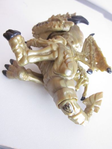 Wowwee Fingerlings Limited Edition Untamed Gold Rush Dragon - Lights & Sounds