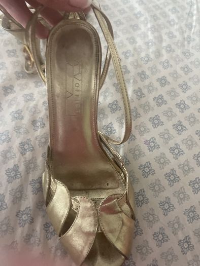 Office gold heel