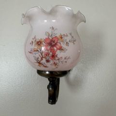 Pair of wall lights gets with glass shades