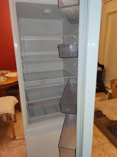 Beko Fridge Freezer 270L Fully Working Reversible Door