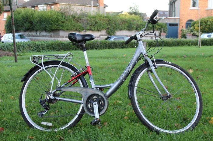 Raleigh Airlite Ladies City Bike 28 Inch Shimano Gears Rear Rack