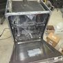semi integrated dishwasher Image 2
