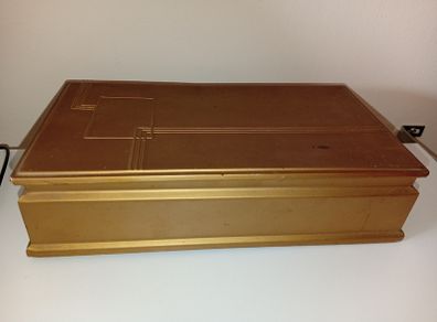 Vintage Art Deco circa 1920s State Express cigarette tin, gold tone /trinket box