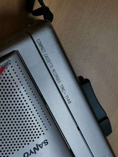 Sanyo TRC-1148 Cassette Player Walkman Recorder