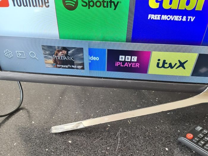 Samsung 32" Full HD Smart TV  UE32K5570