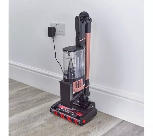Shark Stratos Hoover IZ400UK