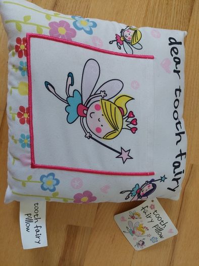 Tooth fairy pillow with pocket - White