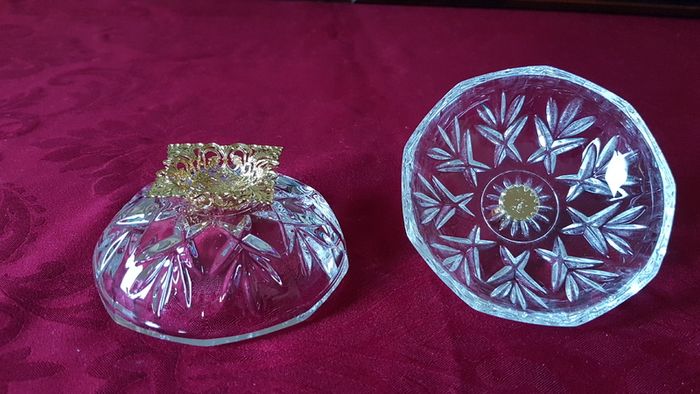 Killarney Crystal Cut Crystal Glass With Number 25 Lidded Jewelry Dish / Bowl With 22 Carat Gold Cover Handle and Footed Base Finishing Made In Ireland