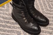 Leather Collection size 6
