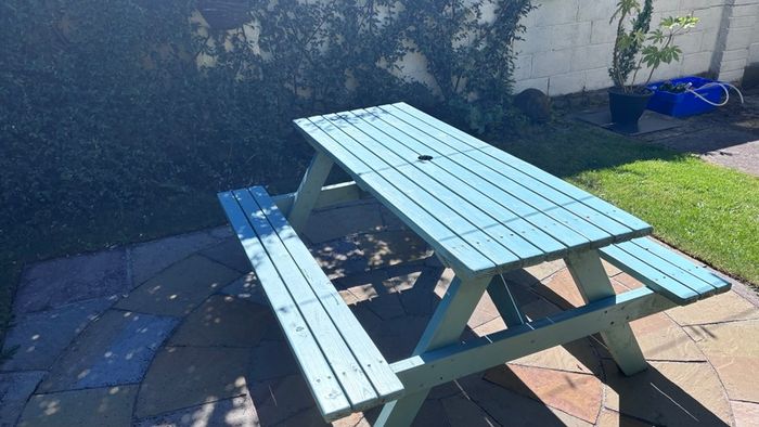 Picnic table