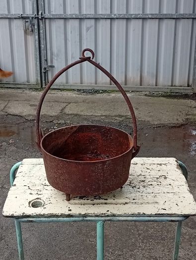 Cast Iron Pot