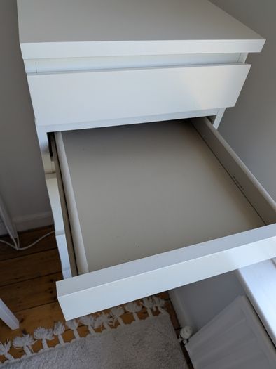 Chest of drawers